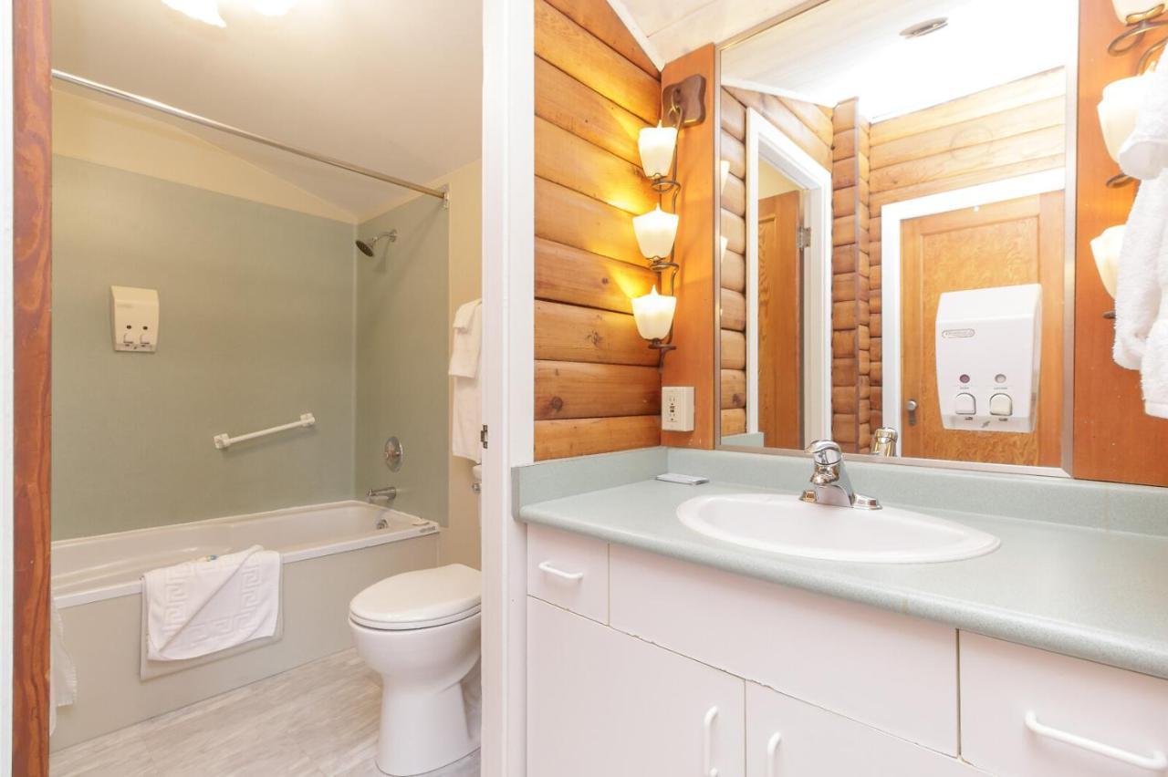 The Cedarwood Inn & Suites Sidney Εξωτερικό φωτογραφία