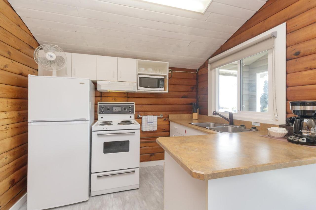 The Cedarwood Inn & Suites Sidney Εξωτερικό φωτογραφία