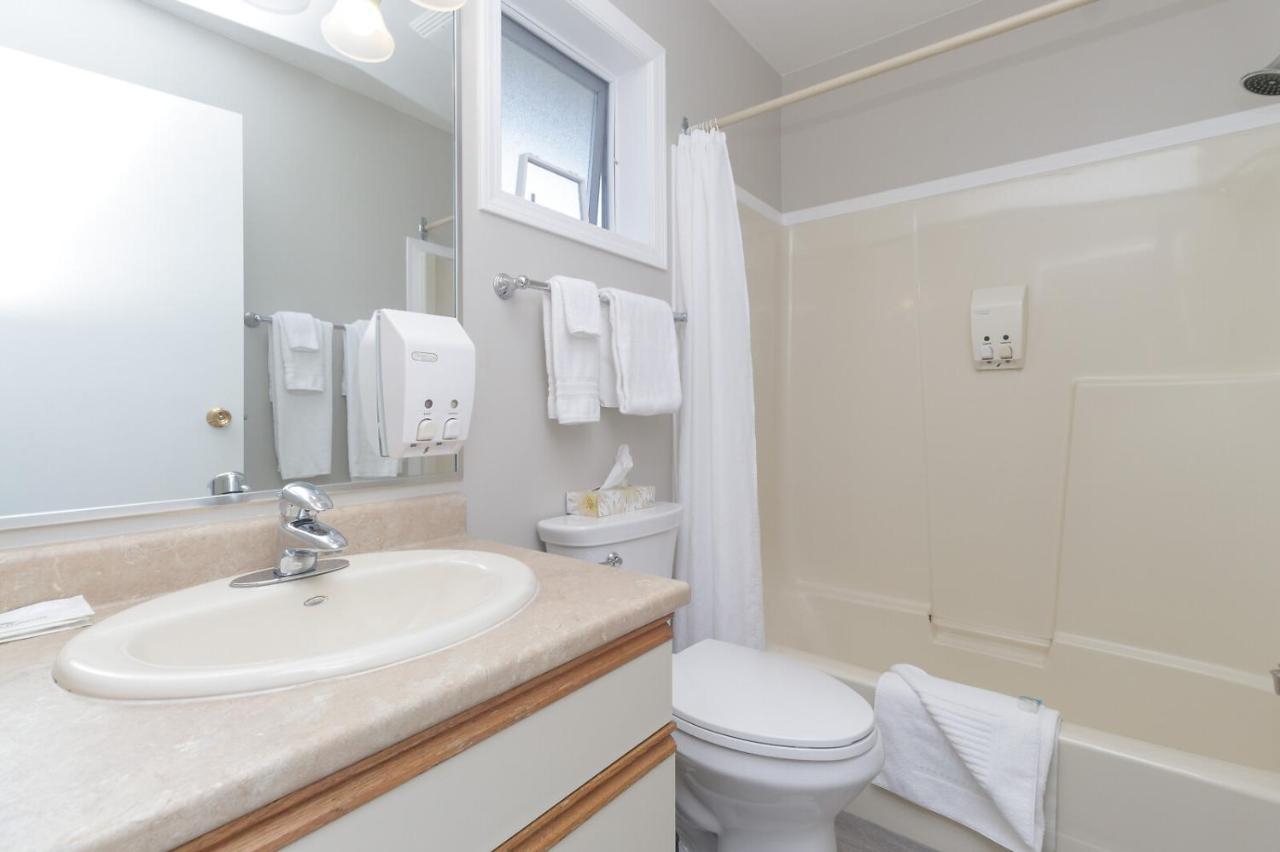 The Cedarwood Inn & Suites Sidney Εξωτερικό φωτογραφία