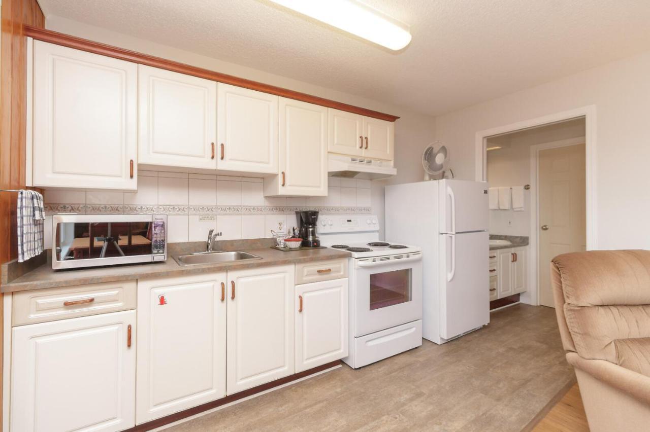 The Cedarwood Inn & Suites Sidney Εξωτερικό φωτογραφία