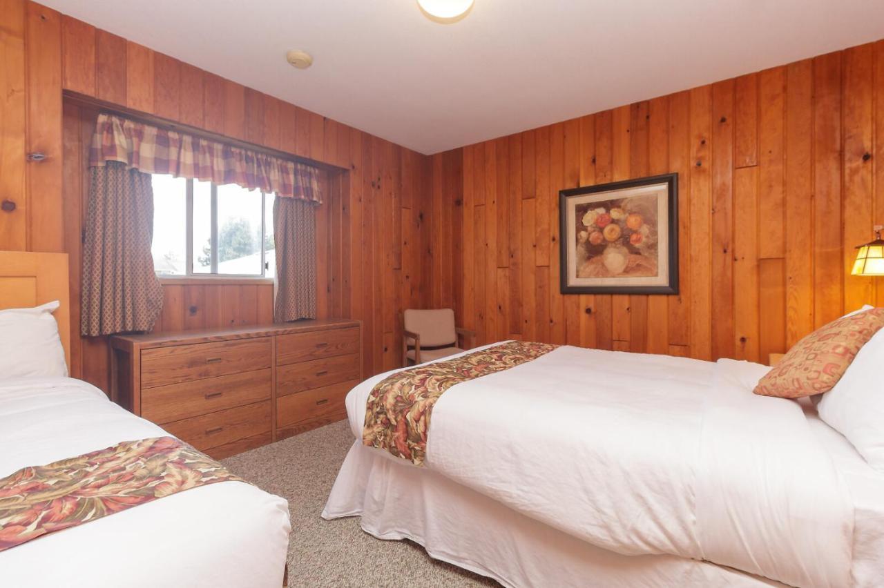 The Cedarwood Inn & Suites Sidney Εξωτερικό φωτογραφία