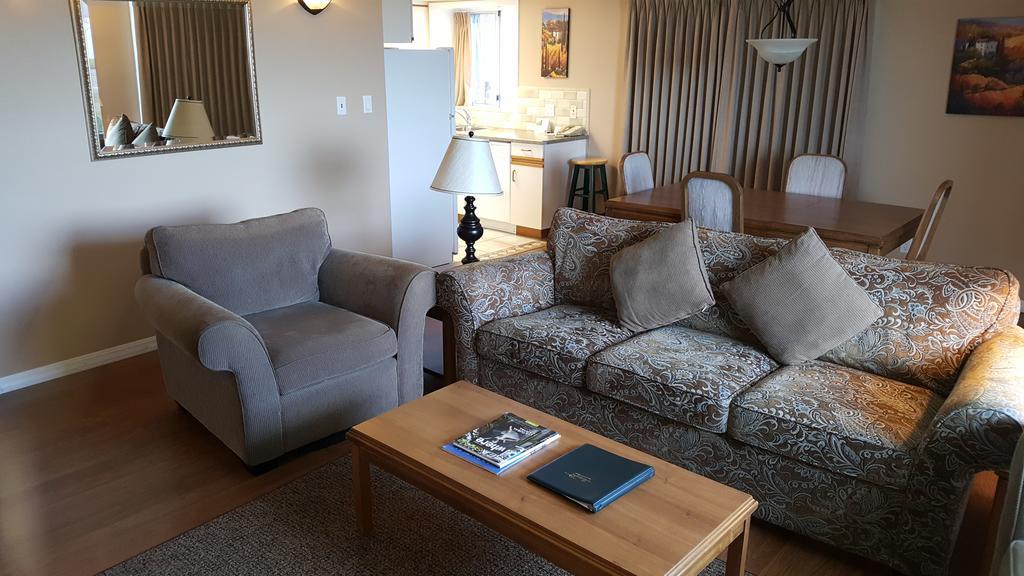 The Cedarwood Inn & Suites Sidney Εξωτερικό φωτογραφία