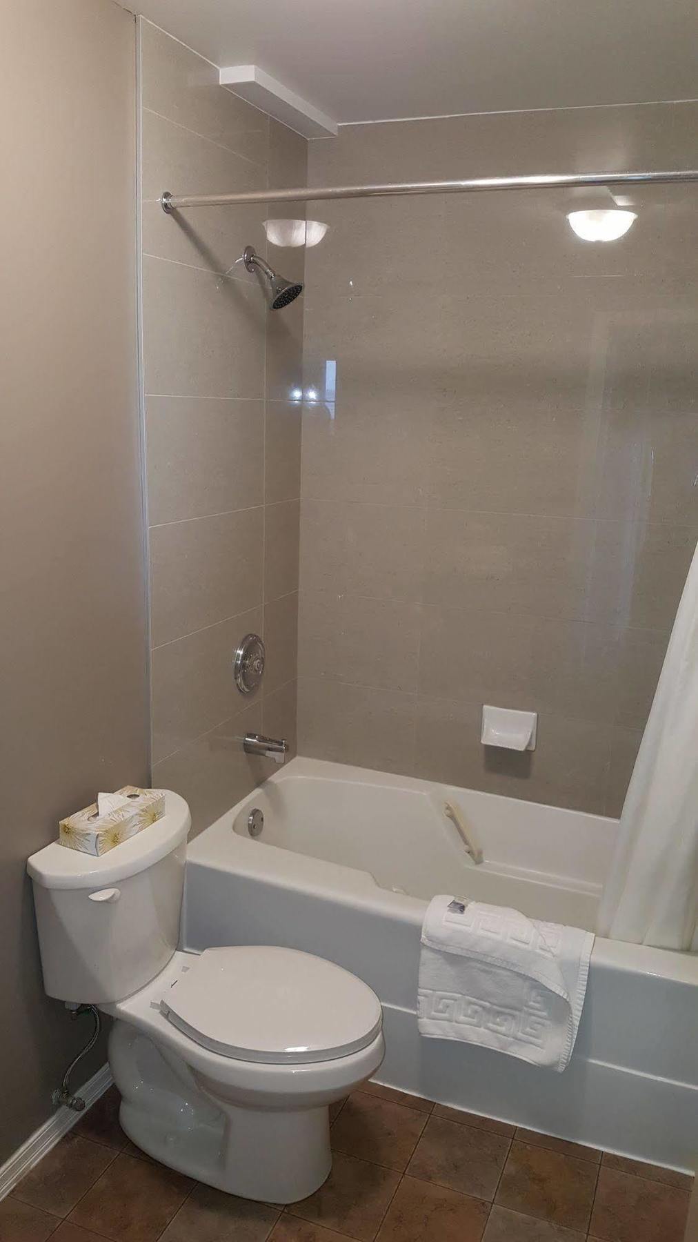 The Cedarwood Inn & Suites Sidney Εξωτερικό φωτογραφία