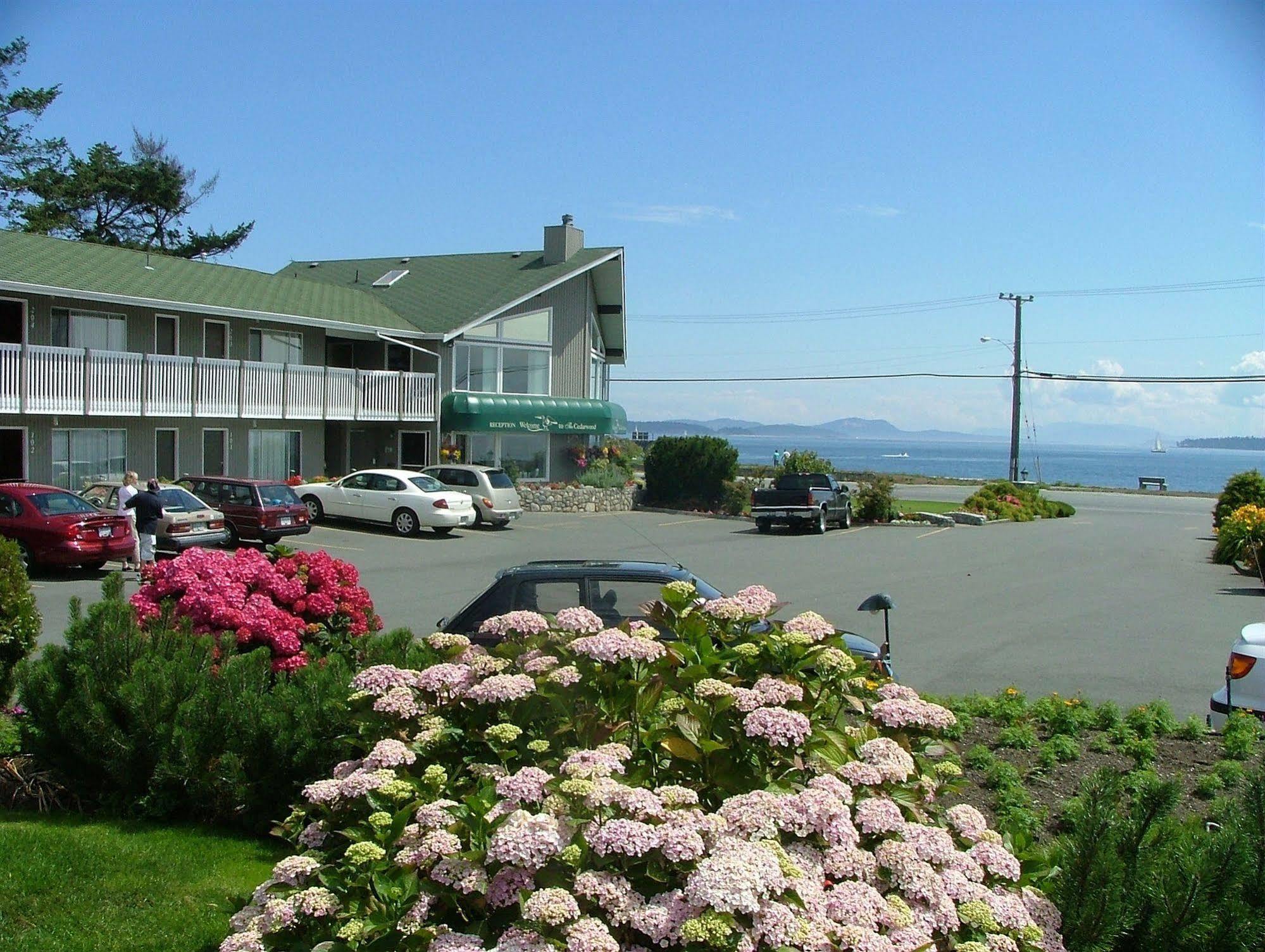 The Cedarwood Inn & Suites Sidney Εξωτερικό φωτογραφία