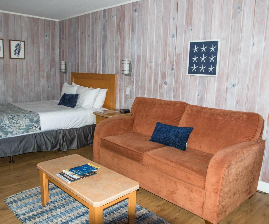 The Cedarwood Inn & Suites Sidney Εξωτερικό φωτογραφία